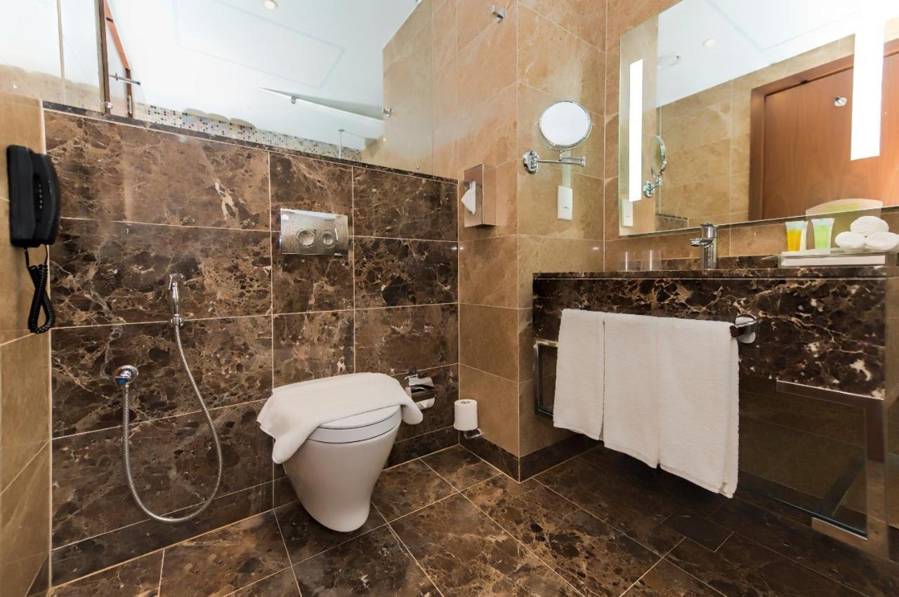 Holiday Suites Al Aziziah Mekka Buitenkant foto Bathroom