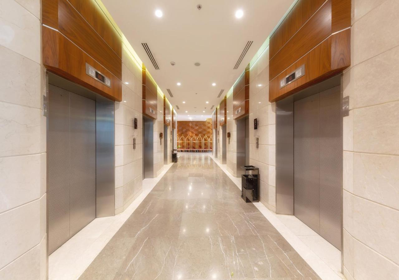 Holiday Suites Al Aziziah Mekka Buitenkant foto The hotel's interior